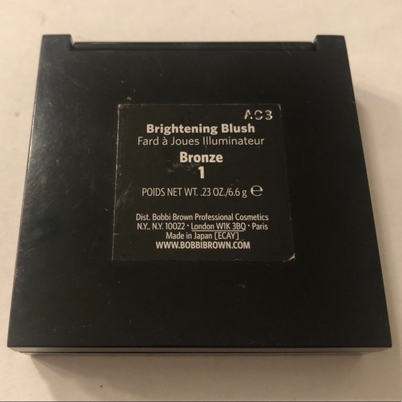 Bobbi Brown Brightening Blush in Bronze. - Picture 3 of 4